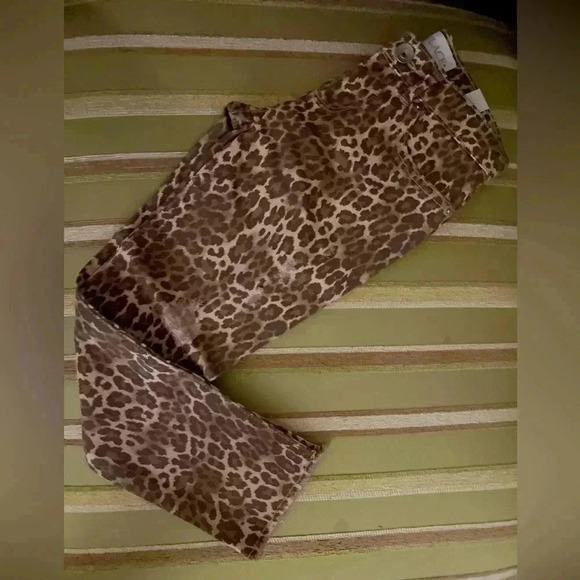 GIRLS CHILDRENS PLACE LEOPARD PRINT DISTRESSED JEGGINGS  NWT SZ 5 - Picture 1 of 12